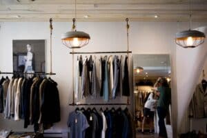 Como escolher uma sala comercial no Rio de Janeiro para abrir uma loja de roupas masculinas?